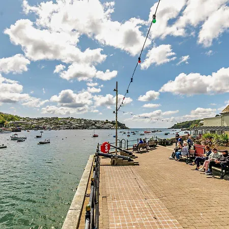 1 Marina Fowey