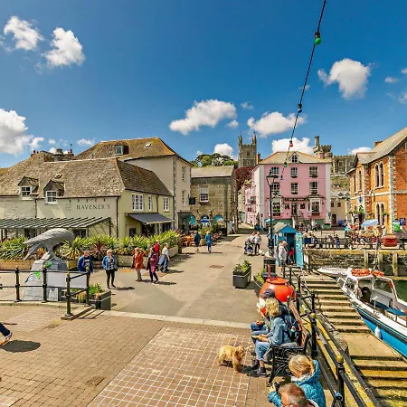 1 Marina * Fowey